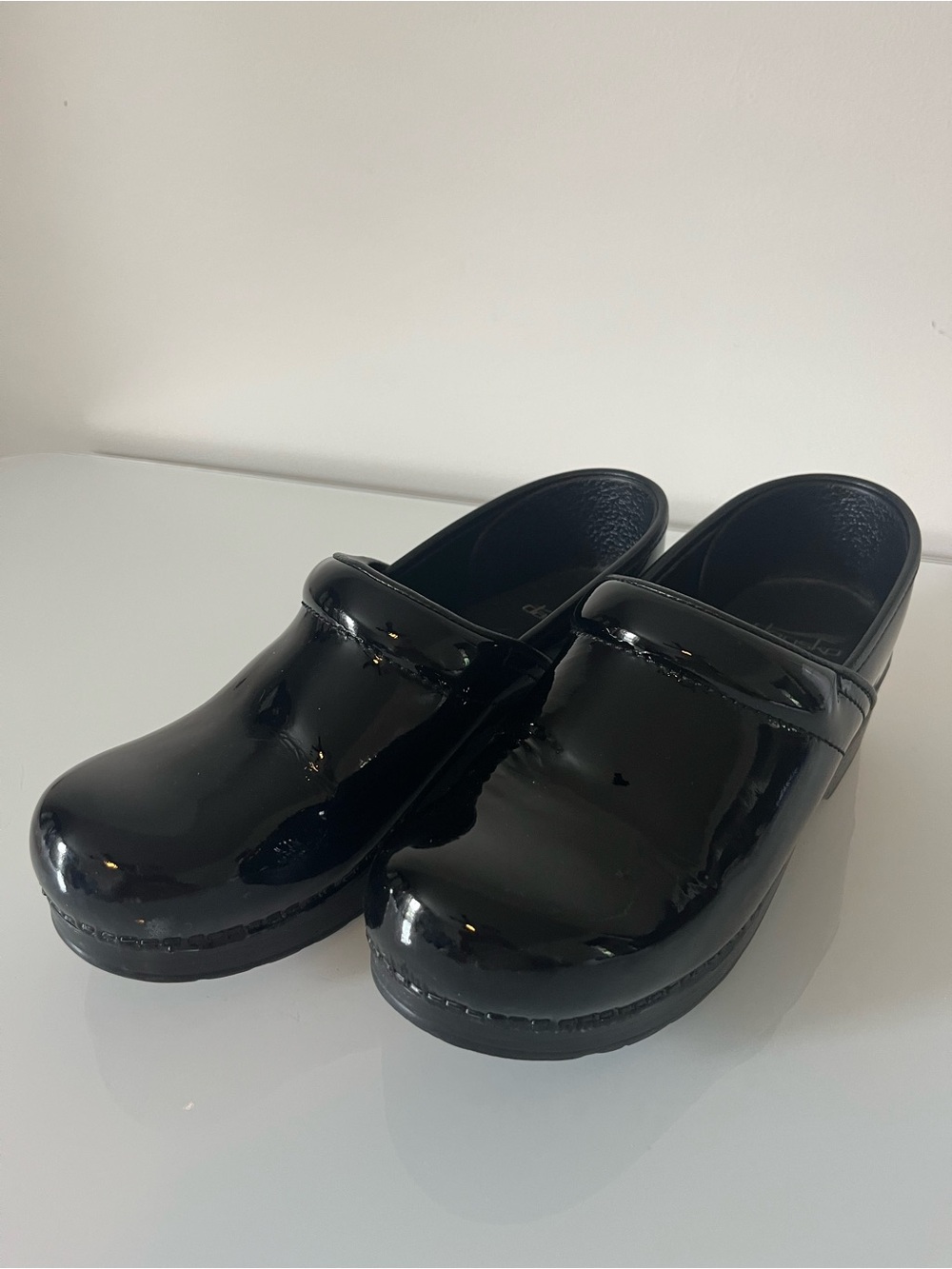 Dansko Professional Black Patent Clogs EU size 39 wide US size 8.5-9